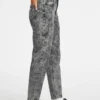 G06 Mom Jeans
