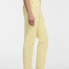 G06 Mom Jeans