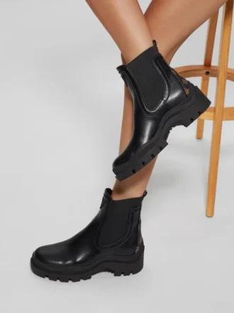 Yesses Signature Chelsea Booties